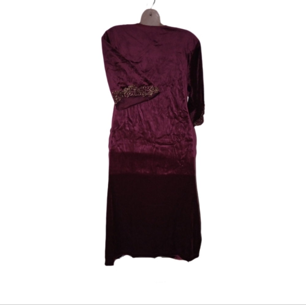 Red Caftan - Picture 8 of 9